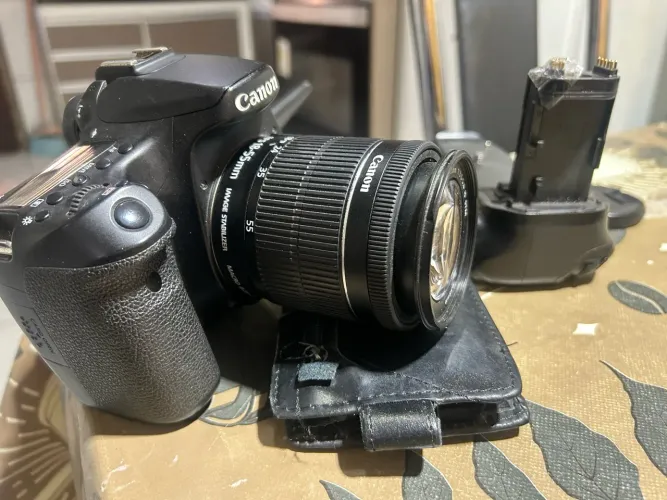 Câmera Cânon 70D + grip