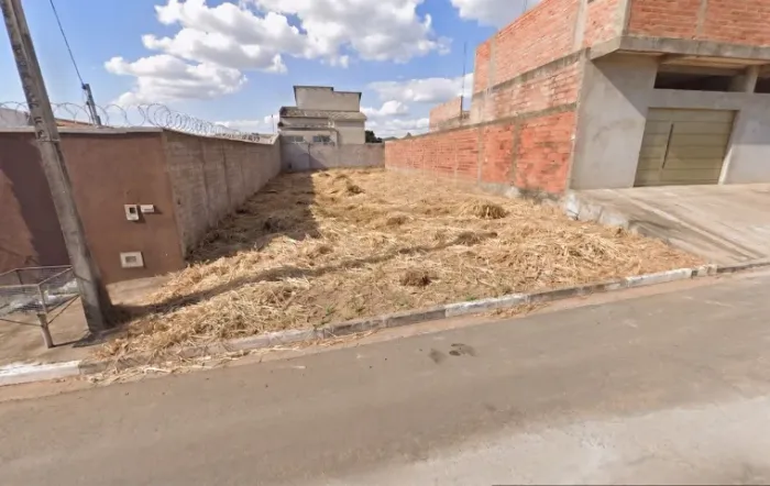 LOTE 250m2 frente PARQUE Senador Canedo (Residencial Flor do Ipê I)