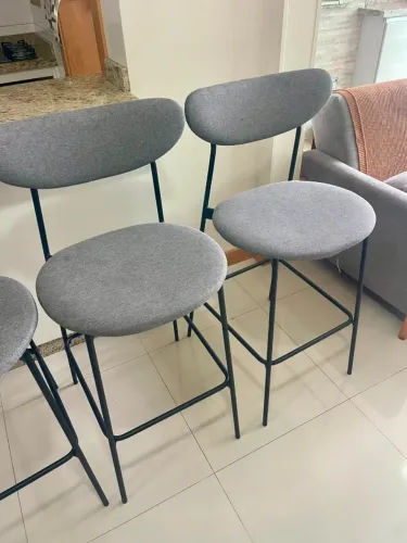 3 BANQUETAS DE METALON E LINHO