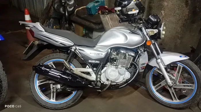 Vendo ou troco Suzuki