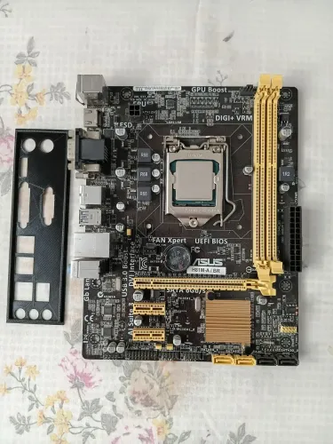 Placa Mãe Asus I3 de 4a Ger. p/ Reparo ou Peças