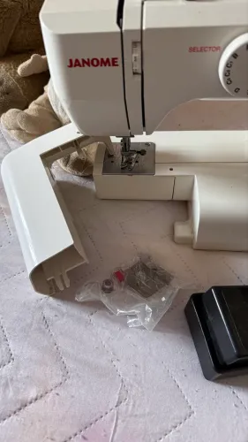 Máquina de costura janome 1006