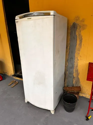 Vendo esta geladeira Consul