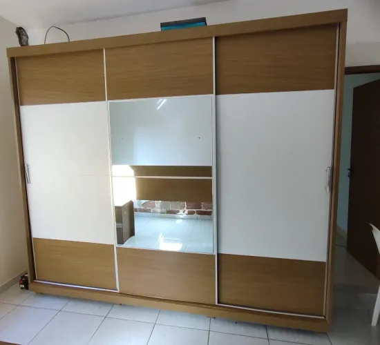 Guarda roupa casal+ cabiceira+ 2 mesas de cabeceira 