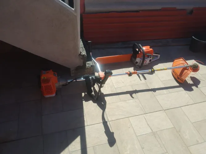 Estou vendendo uma motosserra e uma roçadeira.