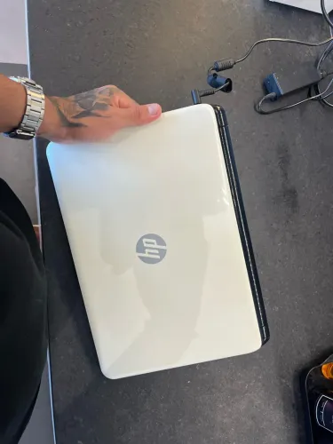 Notebook HP Branco ? Ótimo para estudos e trabalho