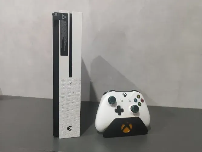 Xbox One S 1TB com 1 Controle - Funcionando Perfeitamente