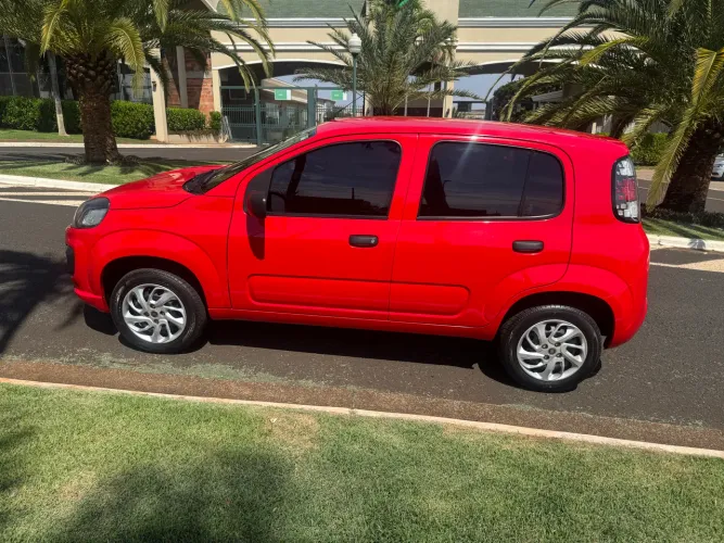 Fiat Uno Attractive 1.0 EVO Fire Flex 8V 5P 2021