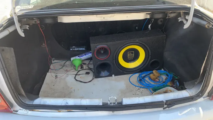 Vende-se som automotivo trio boomber detoner 6 meses de uso 