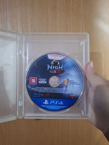Jogo de ps4 Nioh 2 ( perfeito estado so esta sem capa ) 