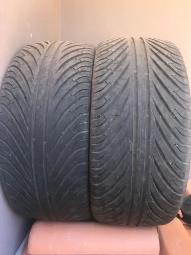 Pneus aro 22  245/30.. (o par) 