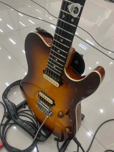 Guitarra grace 700 CS