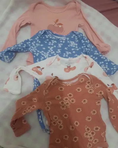 Vendo roupas de bebê Carter's