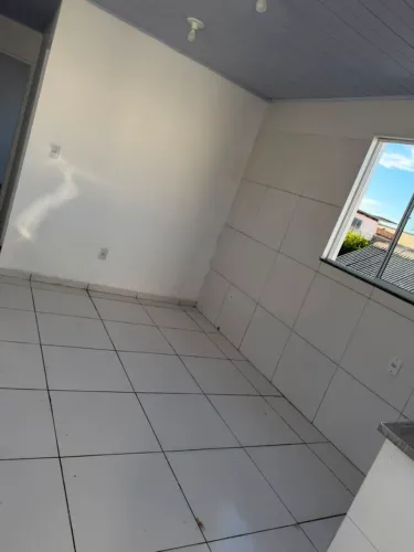 Alugo casa