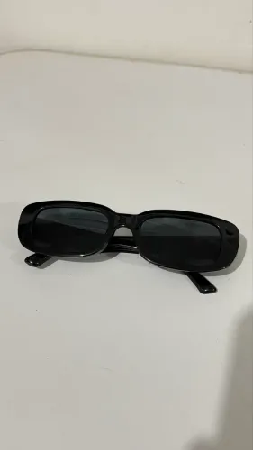 Óculos retrô preto
