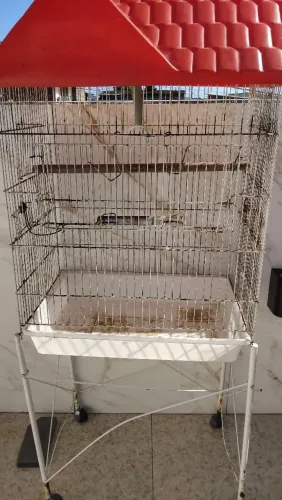 Vendo 1 gaiola usada pra papagaio ou pássaros