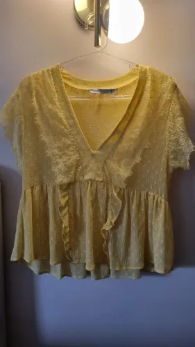 Blusa de renda amarela Zara P