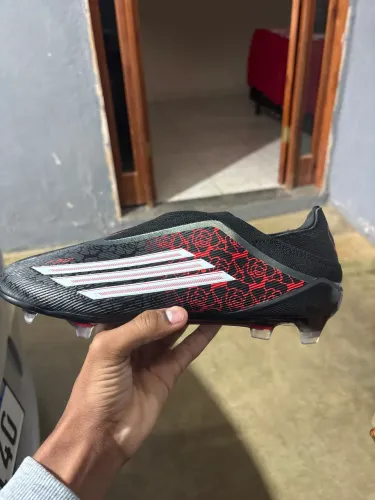 chuteira de campo adidas