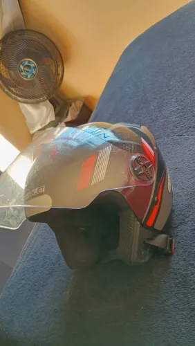Capacete