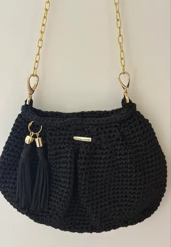 Bolsa preta em crochê