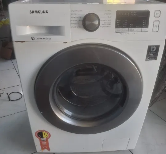 Vende-se ou troca-se. Lava e seca 11kg. Samsung. 700,00 reais