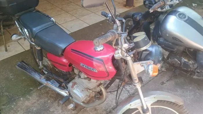 Honda CG Bolinha 1982 Vermelha Funcionando + Baú Documento pra fazer