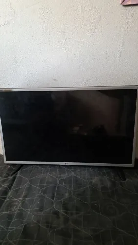 TV Queimada p/tirar peças 100 R$