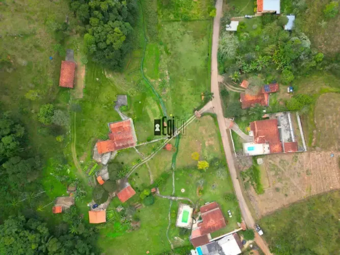 Imóvel para venda tem 420 metros quadrados com 7 quartos em Linhares - Juiz de Fora - MG