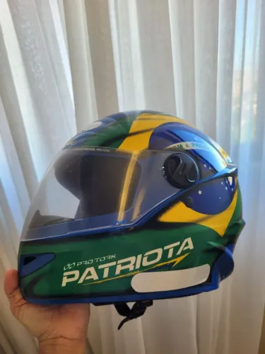 Capacete Patriota