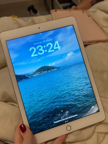 iPad 6ª geração 128GB Rosa