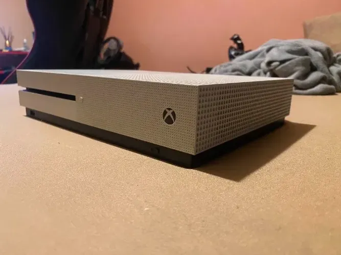 Xbox One S