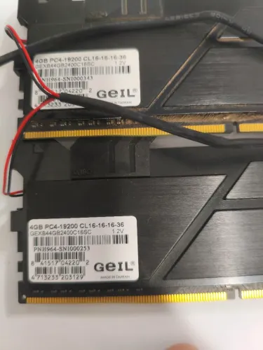 Memória 2x 4gb com LED