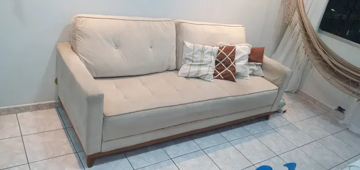 Vendo sofá três lugares 