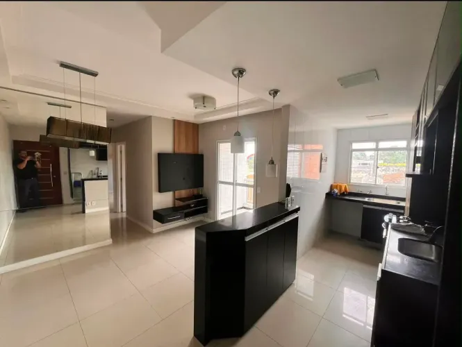 Apartamento | 02 Quartos | Modulados e Splits | Sacada Com Churrasqueira