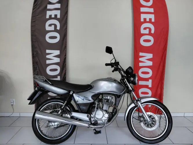 Titan 125 ES - 2002 , barbada, ( cartão 18x )