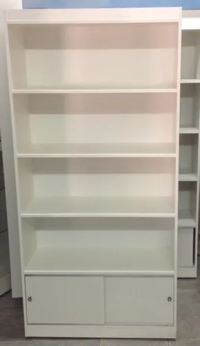 Estante Nova com porta - Parcelamos em 12x sem juros no cartão de crédito