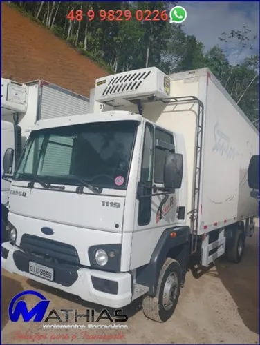 Baú frigorífico 5,50m Gancheiro  1 porta traseira, piso aluminio canaletado