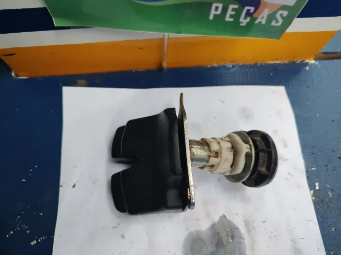 fechadura porta mala uno 