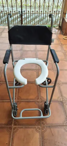 Cadeira de banho Jaguaribe