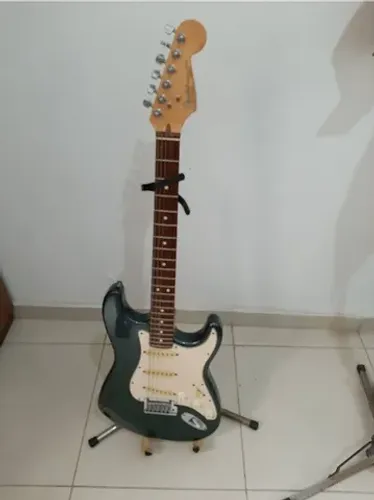 Guitarra Fender Stratocaster by american - Apenas Venda.