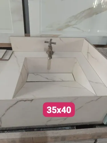 Pia de banheiro em porcelanato