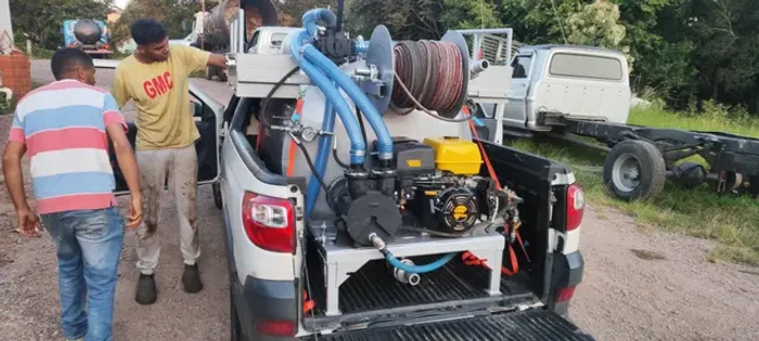 Equipamentos para limpeza banheiro quimico