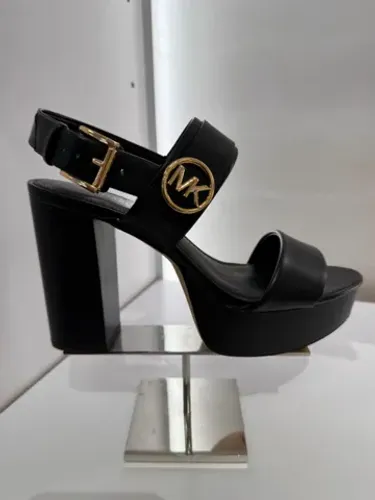 Sandália Michael kors preta salto alto tamanho 39 / 10 USA