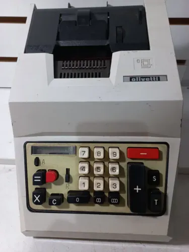 Calculadora antiga elétrica Olivetti