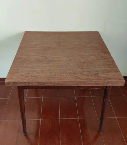 Mesa de copa pé palito antiga