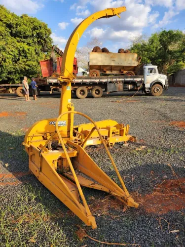 Ensiladeira Forrageira Combine Jumil 60 Master