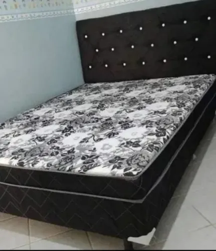 Cama casal com cabeceira