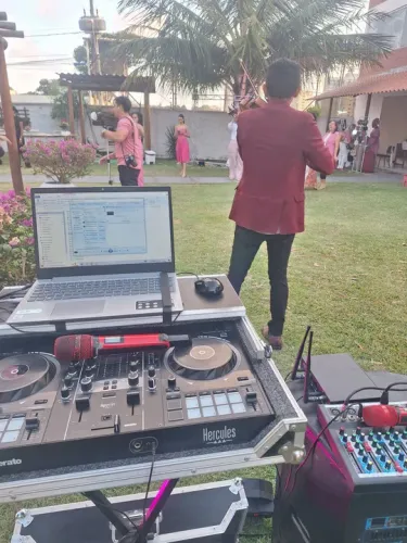 Sou Dj trabalho alugando som tbm e tenho parcerias com bandas