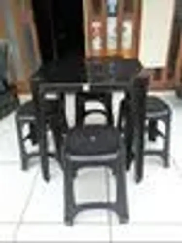 BANQUETAS KIT 4 + MESA 1 CONJUNTO