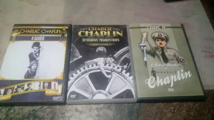 Coleção Charlie Chaplin três DVDs originais em perfeito estado